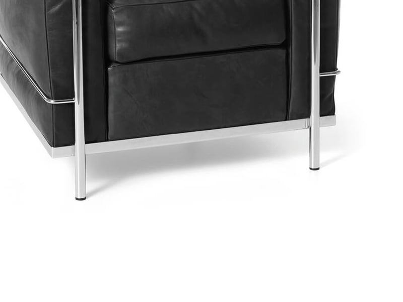 Cassina lc2 armchair — view 3